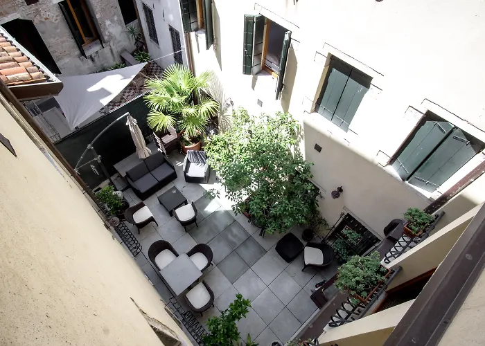 Hotel Antigo Trovatore